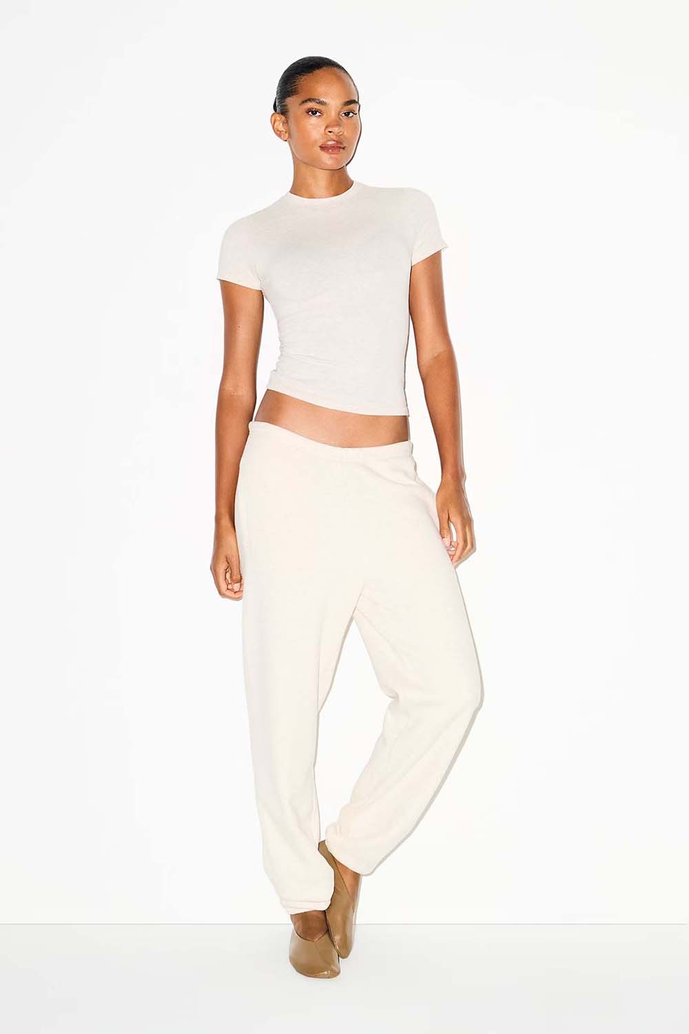 תמונת כל הלוק של CLASSIC JOGGER